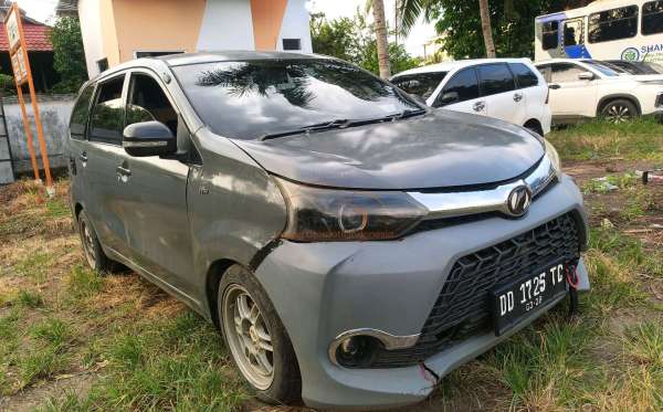 TOYOTA AVANZA 1.3 E