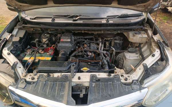 TOYOTA AVANZA 1.3 E