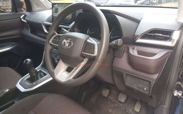 TOYOTA  AVANZA  1.5 G
