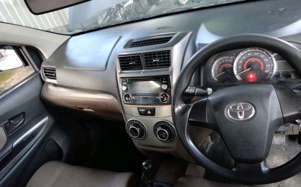 TOYOTA AVANZA 1.3 G