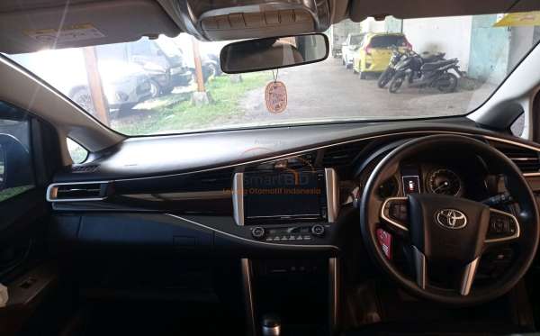 TOYOTA INNOVA 2.4 V