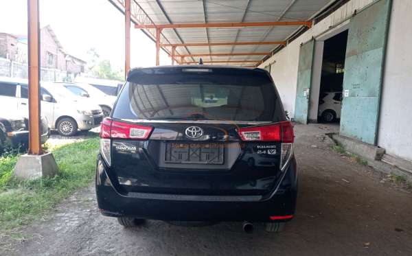 TOYOTA INNOVA 2.4 V