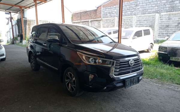 TOYOTA INNOVA 2.4 V