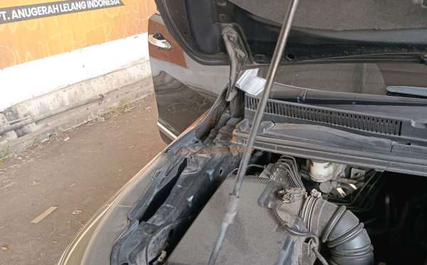 TOYOTA INNOVA 2.4 V