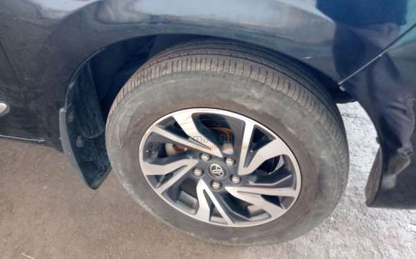 TOYOTA INNOVA 2.4 V