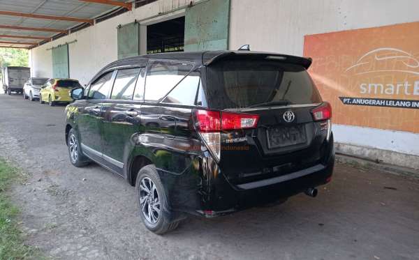 TOYOTA INNOVA 2.4 V