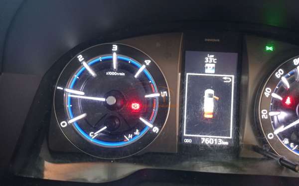 TOYOTA INNOVA 2.4 V
