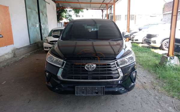 TOYOTA INNOVA 2.4 V