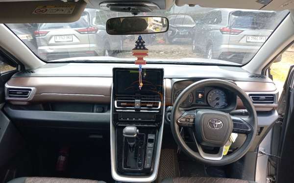 TOYOTA INNOVA ZENIX G