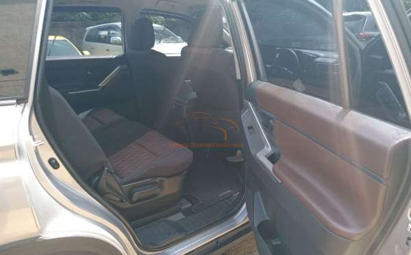 TOYOTA INNOVA ZENIX G