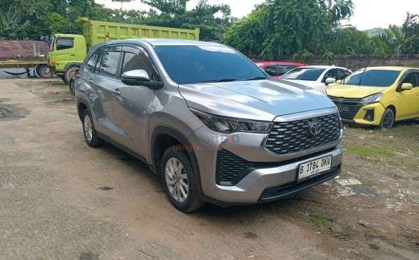 TOYOTA INNOVA ZENIX G