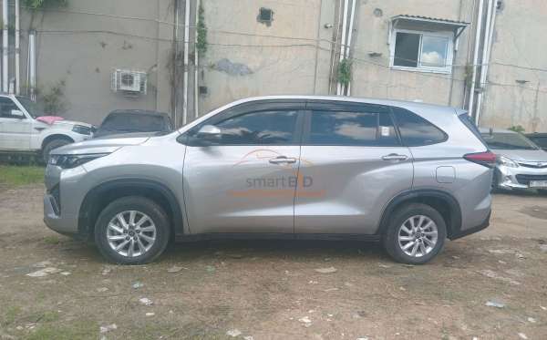 TOYOTA INNOVA ZENIX G