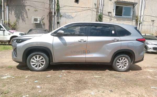 TOYOTA INNOVA ZENIX G
