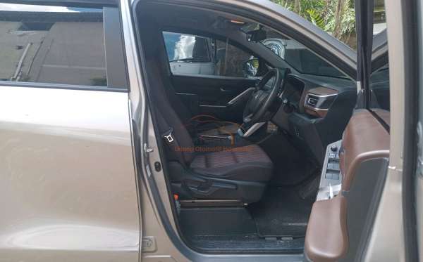 TOYOTA INNOVA ZENIX G