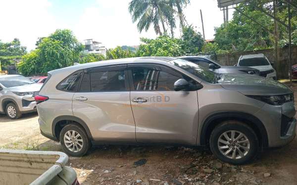 TOYOTA INNOVA ZENIX G