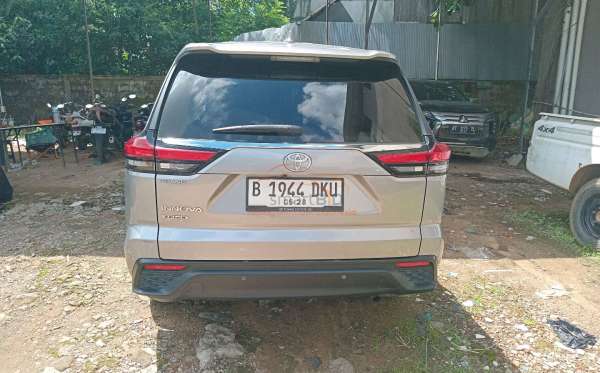 TOYOTA INNOVA ZENIX G