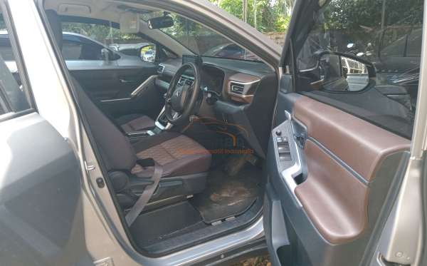 TOYOTA INNOVA ZENIX G