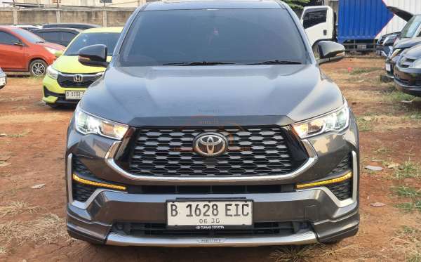 TOYOTA INNOVA ZENIX V