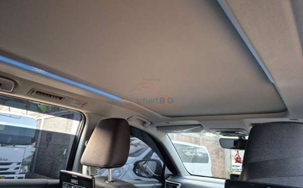 TOYOTA INNOVA ZENIX V
