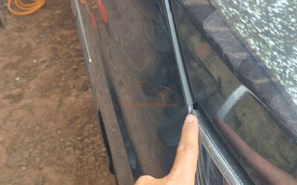 TOYOTA VOXY 2.0 AT