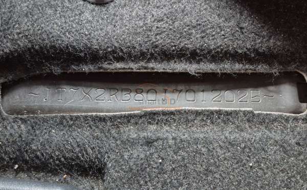 TOYOTA VOXY 2.0 AT
