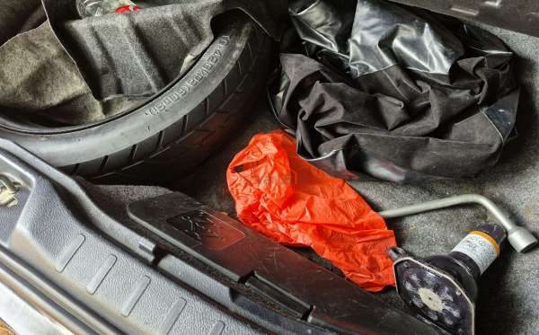 TOYOTA VOXY 2.0 AT