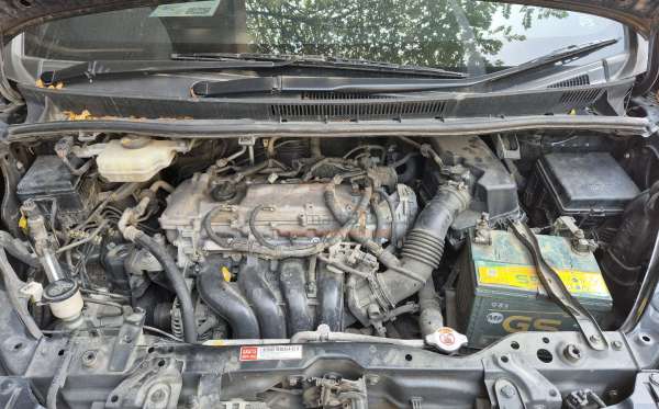 TOYOTA VOXY 2.0 AT