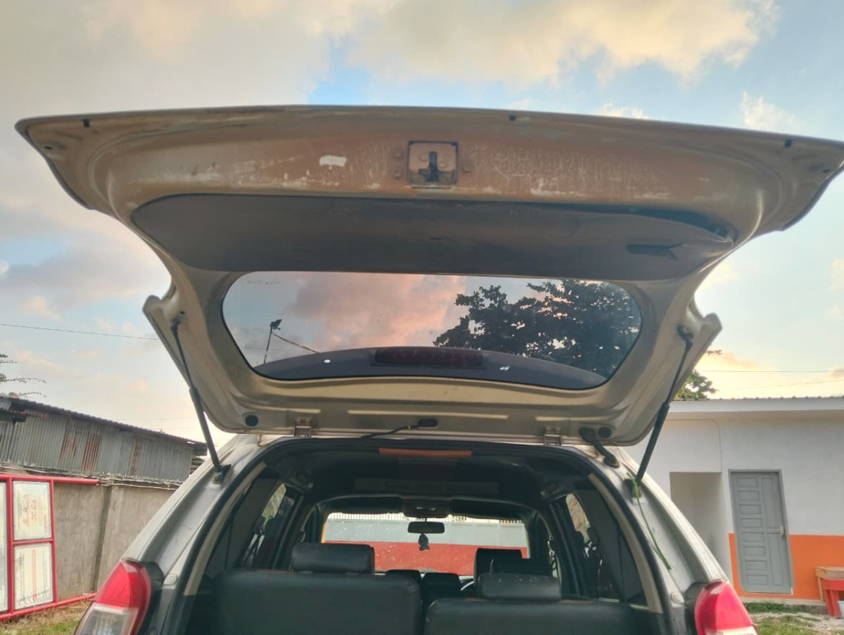 TOYOTA AVANZA