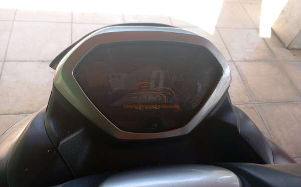 YAMAHA LEXI