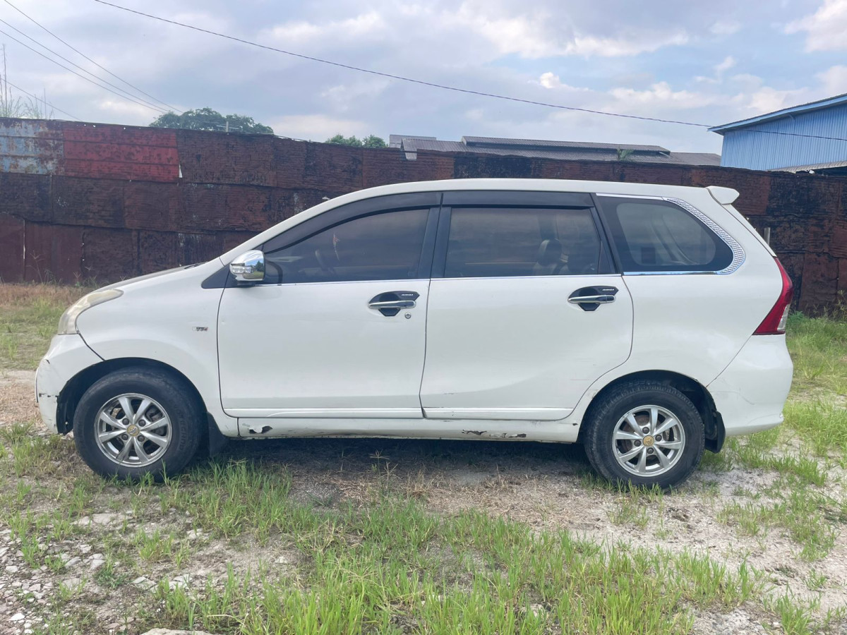TOYOTA  AVANZA