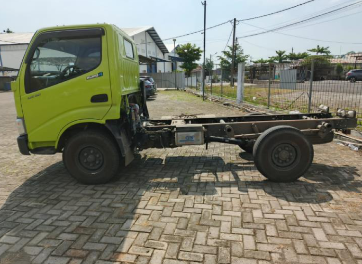HINO  XZU309R