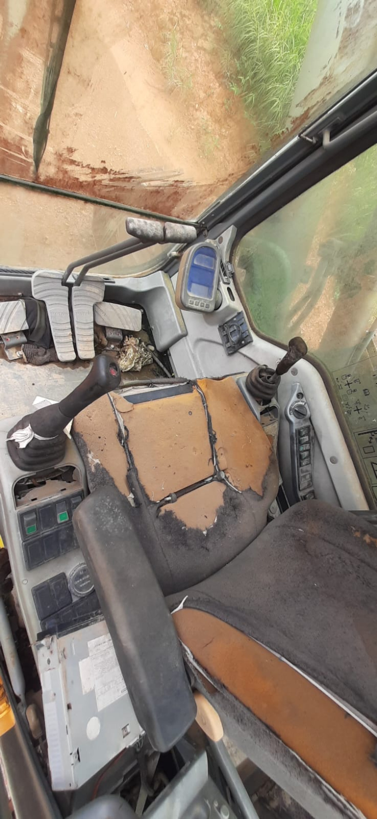VOLVO EXCAVATOR