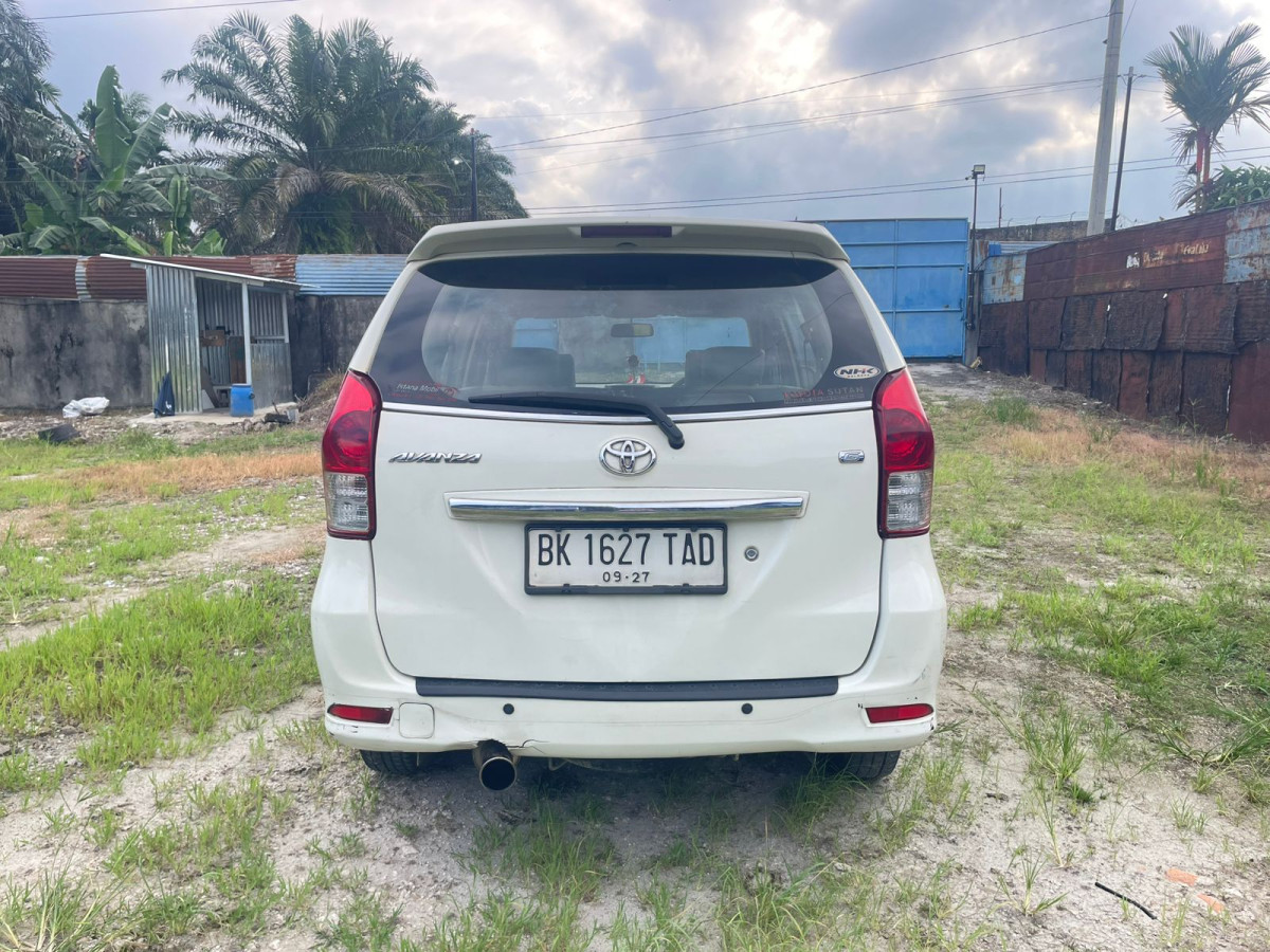 TOYOTA  AVANZA