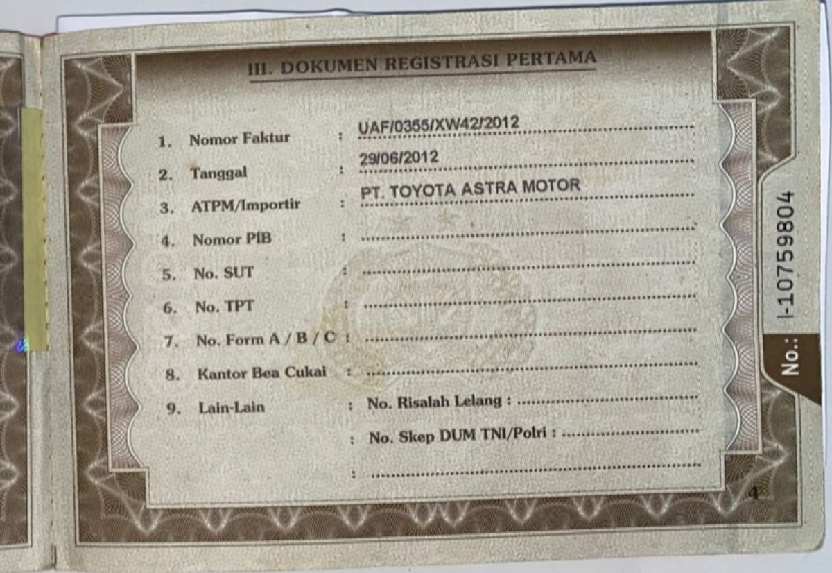 TOYOTA INNOVA