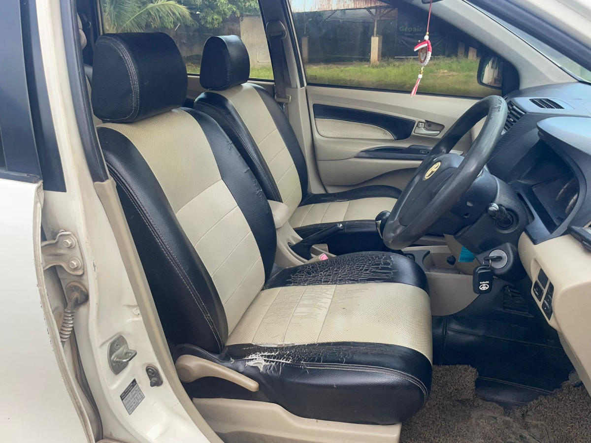 TOYOTA  AVANZA