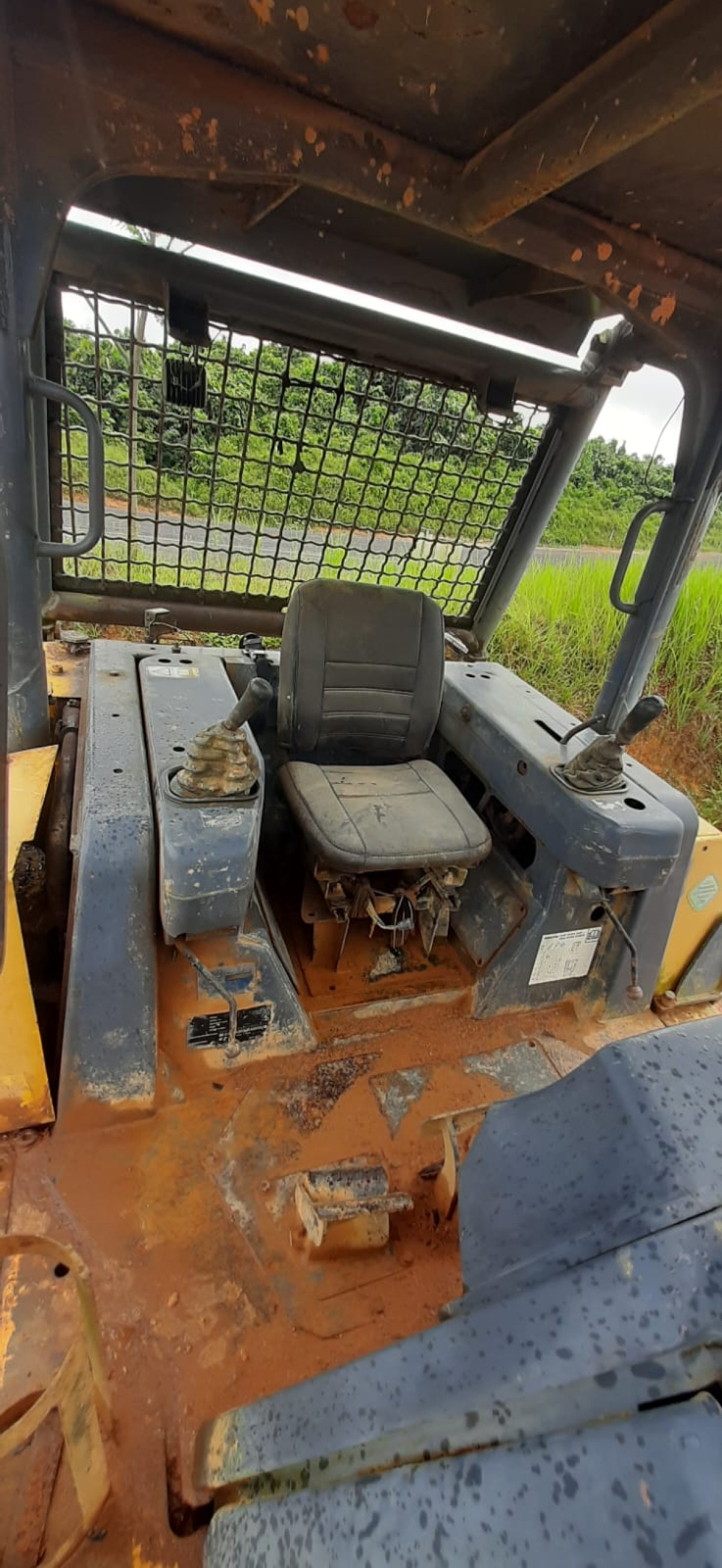KOMATSU BULLDOZER