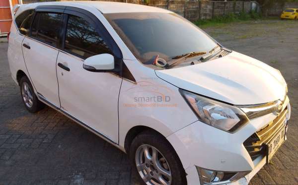DAIHATSU SIGRA R