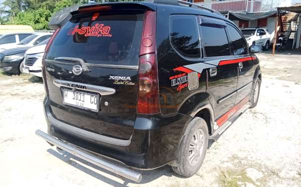 DAIHATSU XENIA