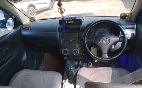 DAIHATSU XENIA