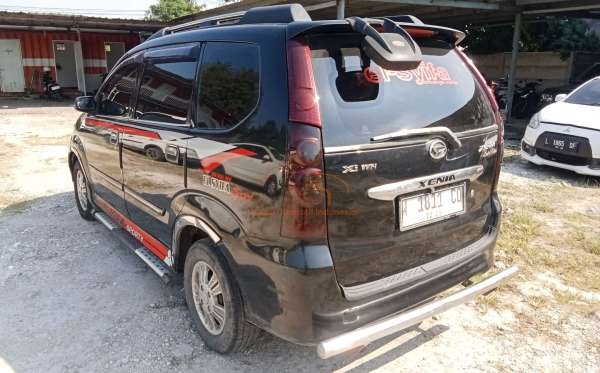 DAIHATSU XENIA