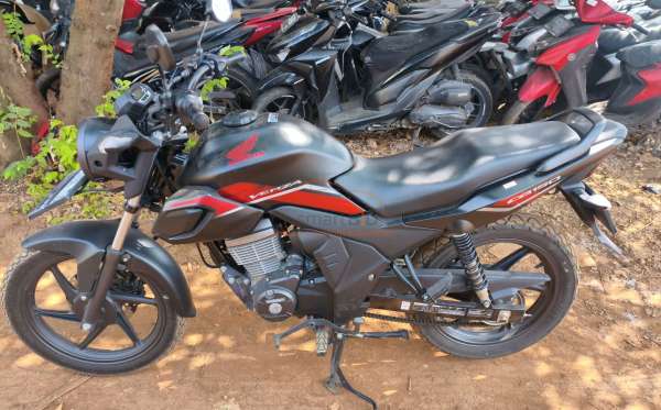 HONDA CB 150 Verza