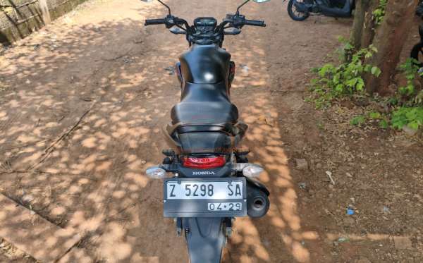 HONDA CB 150 Verza
