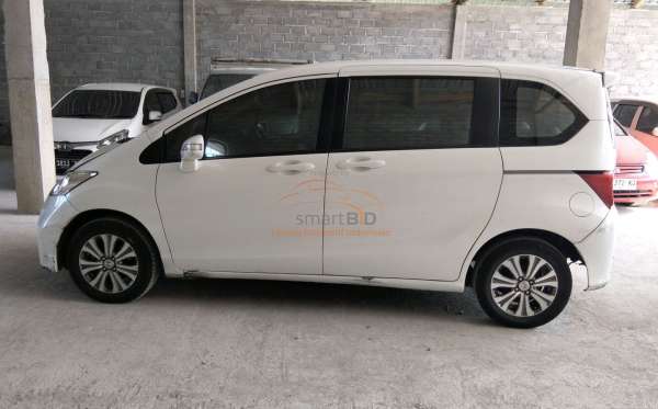 HONDA FREED GB3 1.5 E