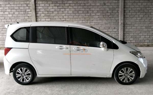 HONDA FREED GB3 1.5 E