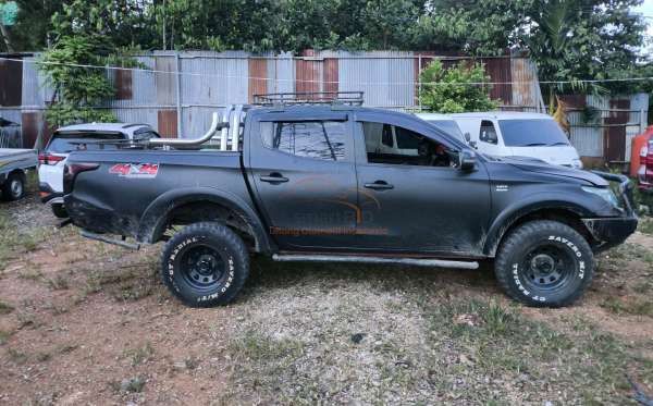 MITSUBISHI DC EXCEED (4X4)