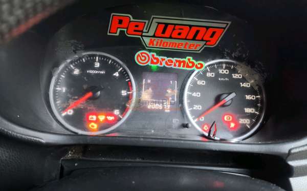 MITSUBISHI DC EXCEED (4X4)