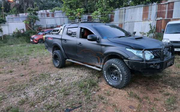 MITSUBISHI DC EXCEED (4X4)