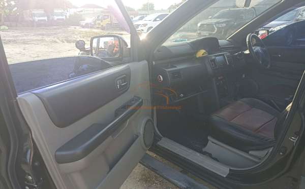 NISSAN X TRAIL 2.5
