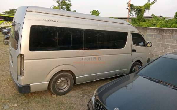 TOYOTA HI ACE COMMUTER