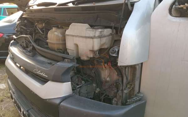 TOYOTA HI ACE COMMUTER